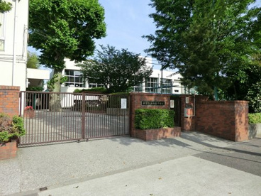 新宿区立四谷中学校の画像1
