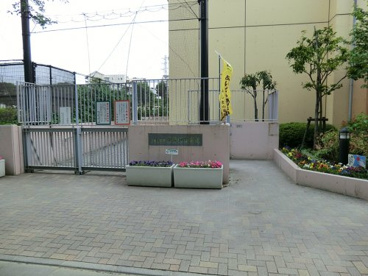 世田谷区立東深沢中学校の画像1