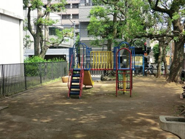 千駄ヶ谷四丁目児童遊園地の画像1