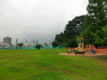 中野区立南台いちょう公園の画像1
