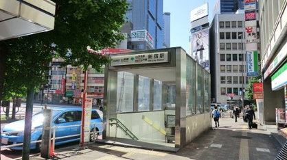 都営新宿線新宿駅の画像1