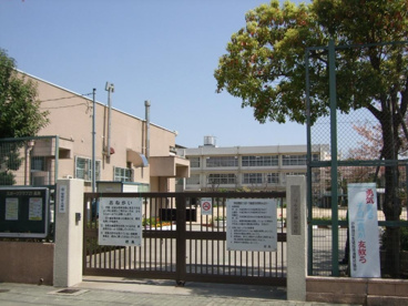 尼崎市立長洲小学校の画像1