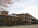甲府市立貢川小学校