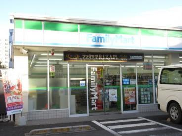 ファミリーマート 町屋八丁目店の画像1
