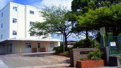 横浜市立日限山中学校の画像1