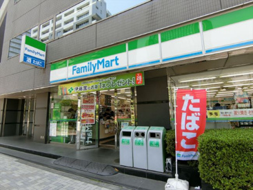 ファミリーマート 新川中央大橋店の画像1