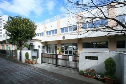 葛飾区立青戸小学校の画像1