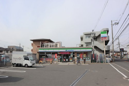 ファミリーマート茨木平田台店の画像1