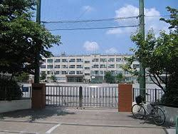 足立区入谷中学校の画像1