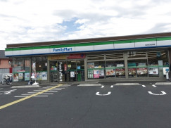 ファミリーマート 富士見水谷東店の画像1