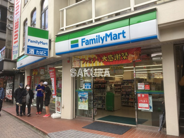 ファミリーマート 上大岡駅南店の画像1