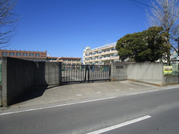 川口市立新郷南小学校の画像1