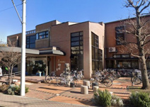 横浜市栄図書館