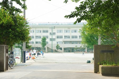 市川市立百合台小学校の画像1