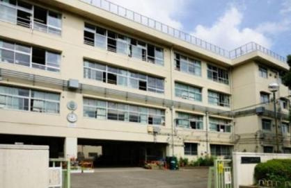世田谷区立上祖師谷中学校の画像1