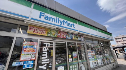ファミリーマート 花小金井駅北口店の画像1