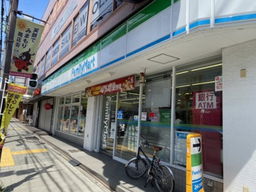ファミリーマート 太子堂三丁目店の画像1