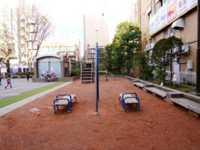烏山区民センター前広場