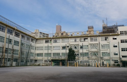 豊島区立西巣鴨中学校の画像1
