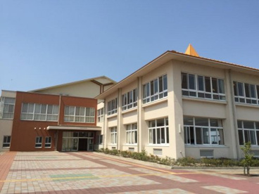 弥富市立弥富中学校の画像1