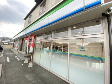 ファミリーマート 熊本長嶺南店の画像1