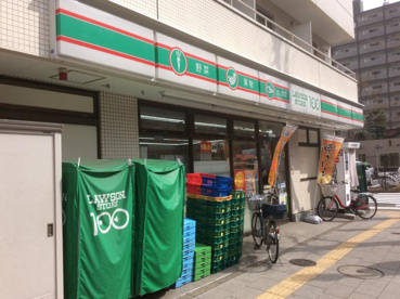 ローソンストア100 板橋坂下三丁目店の画像1