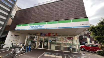 ファミリーマート中神駅前店の画像1