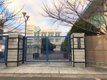 東大阪市立布施中学校の画像1
