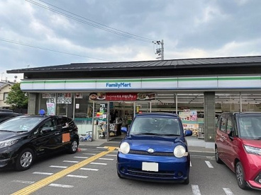 ファミリーマート 西京御陵溝浦店の画像1