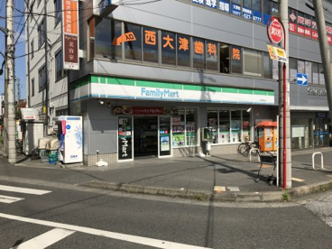 ファミリーマート大津京駅前店の画像1