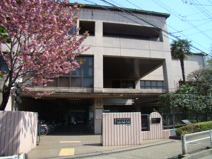 新宿区立北新宿図書館