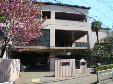 新宿区立北新宿図書館の画像1
