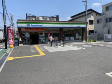 ファミリーマート 大東三住町店の画像1