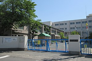 高槻市立西大冠小学校の画像1