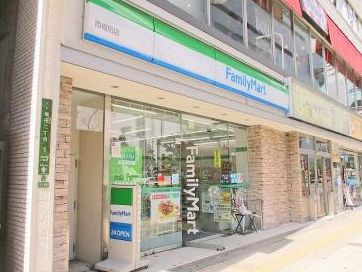 ファミリーマート 西梅田店の画像1