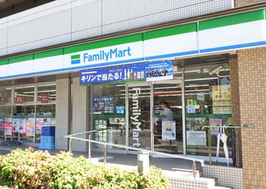 ファミリーマート 本庄西二丁目店の画像1