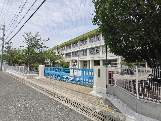 三里小学校の画像