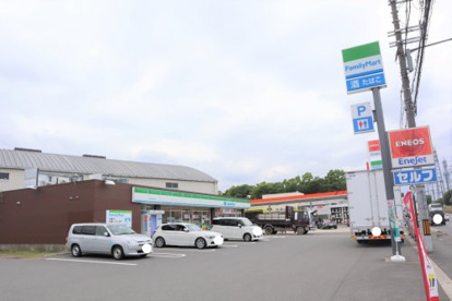 ファミリーマート 茨木西河原店の画像1