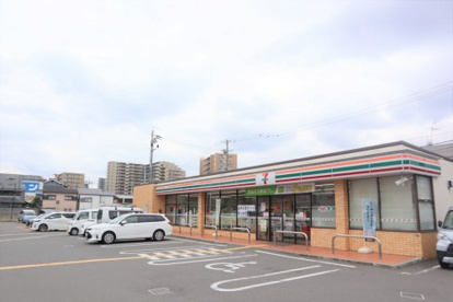 セブン-イレブン 高槻赤大路町店の画像1