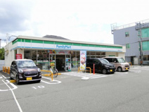 ファミリーマート版画美術館入口店