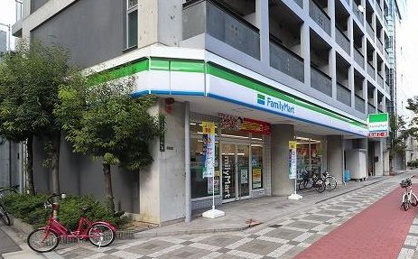 ファミリーマート 本庄西三丁目店の画像1