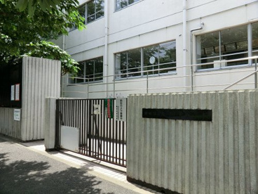 世田谷区立駒沢中学校の画像1