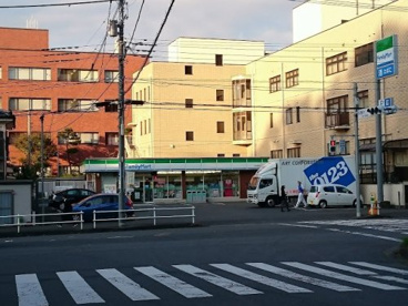 ファミリーマート 秀栄館町店の画像1