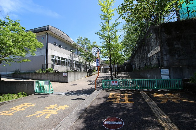 介良潮見台小学校の画像