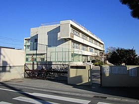 青梅市立河辺小学校の画像1