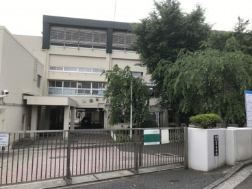 横浜市立笹下中学校の画像1