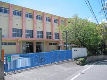柏原市立国分小学校の画像1