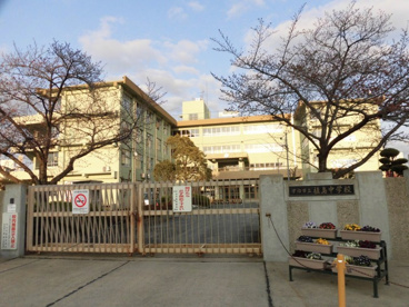 宇治市立槇島中学校の画像1