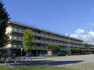 柏市立逆井小学校の画像1