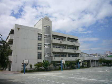 横浜市立市場小学校の画像1